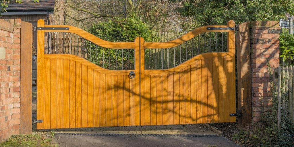 A wooden driveway gate in Hertfordshire